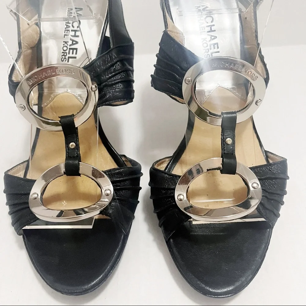 Michael KORS black leather heels size 6/5 Wide - Picture 2 of 5